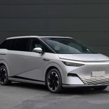 XPeng X9 Flagship MPV
