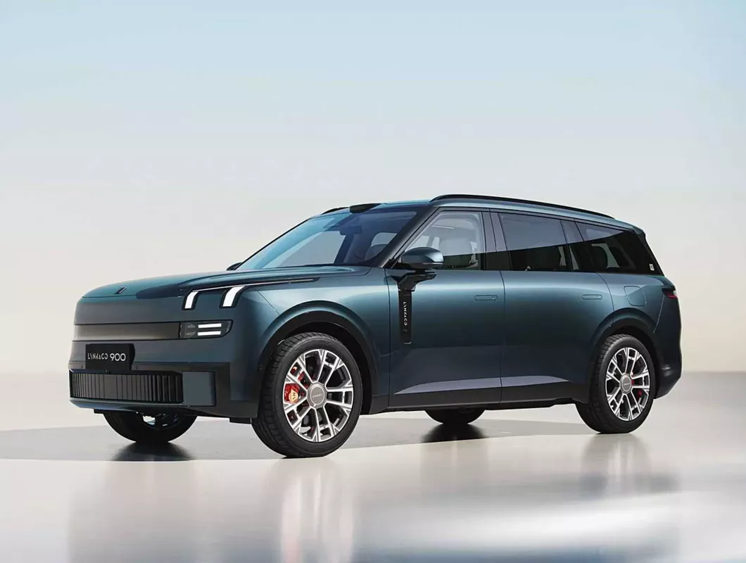 Lynk & Co 900