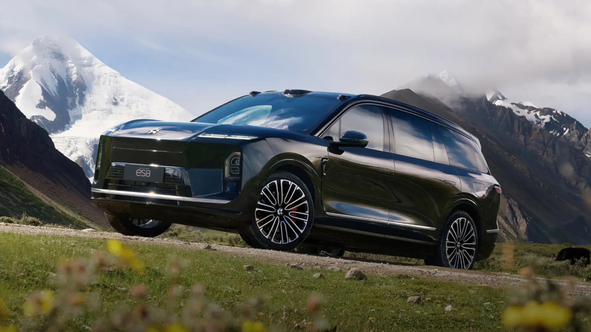 NIO ES8 Exterior